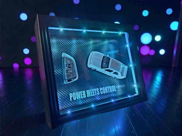 BMW modeliukas su BMW raktu