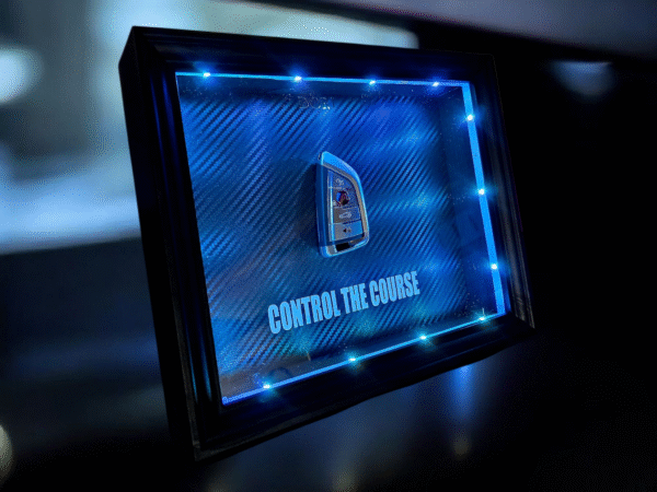 BMW M GLOW paveikslas su RGB LED apšvietimu – CONTROL THE COURSE – DORI