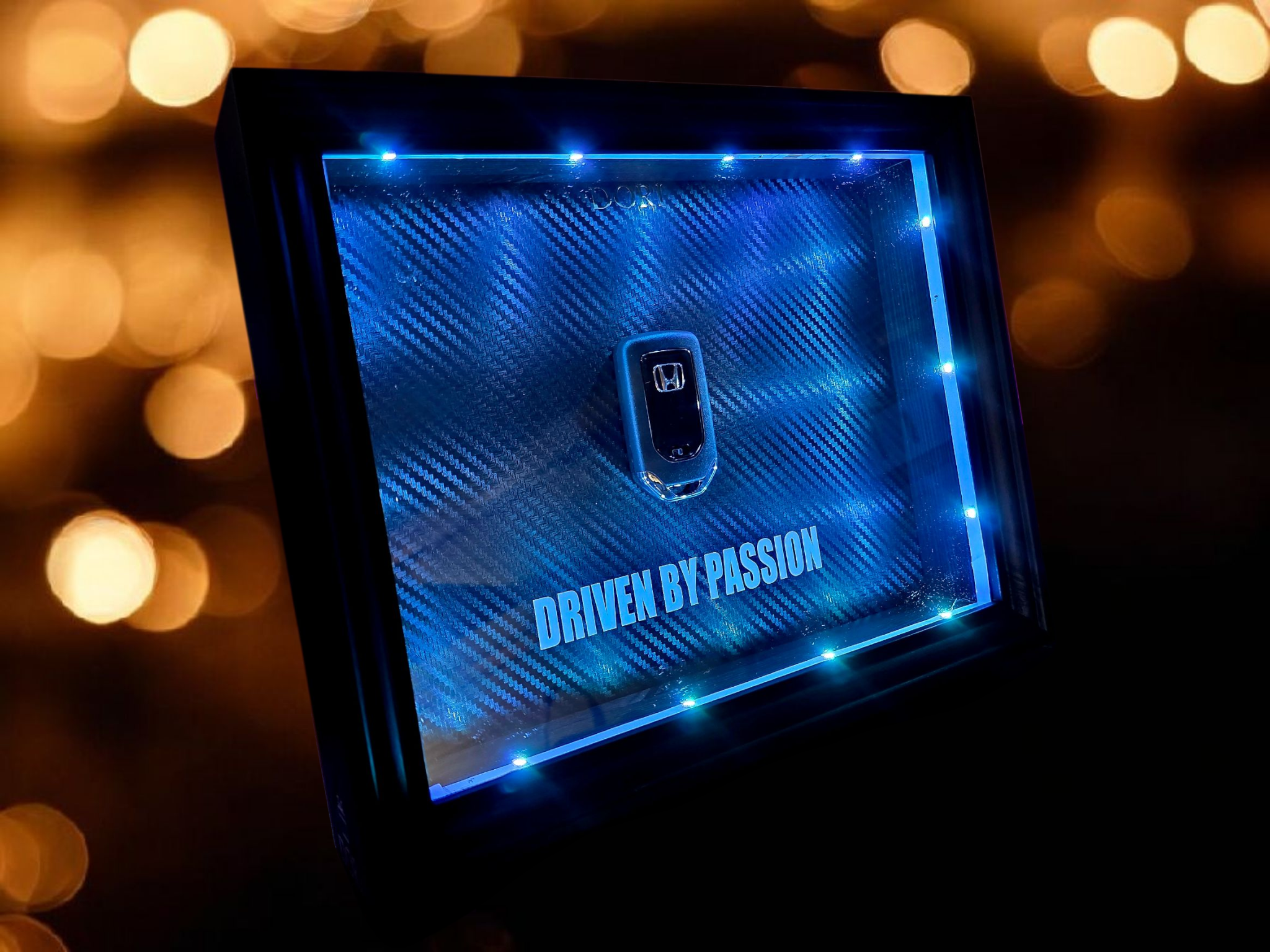 HONDA GLOW paveikslas su RGB LED apšvietimu – DRIVEN BY PASSION. – DORI
