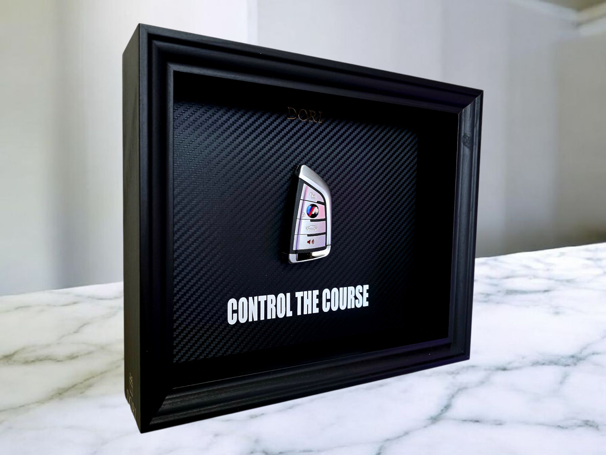 BMW M rakto paveikslas CONTROL THE COURSE – DORI motyvuojantis paveikslas