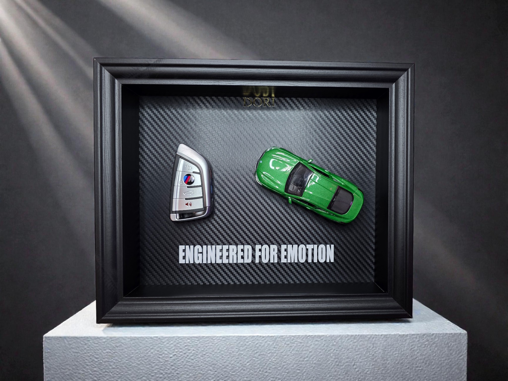 DORI motyvacinis paveikslas su BMW M rakteliu ir fraze Power Meets Control