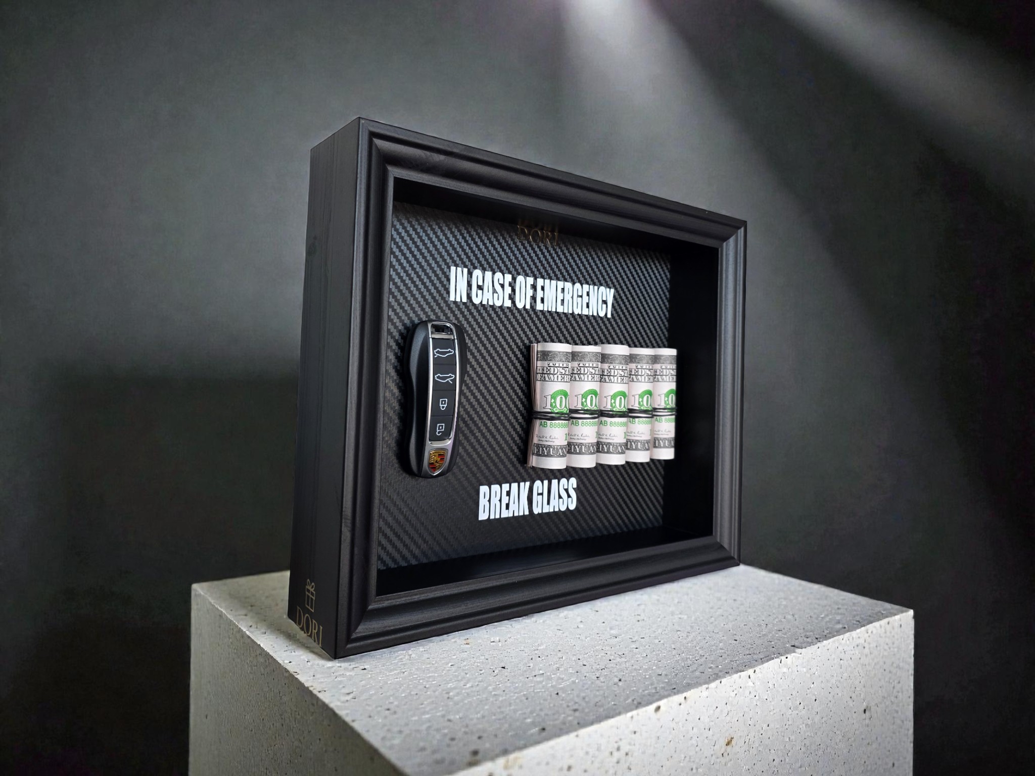 Porsche raktelio dekoratyvinis paveikslas „In Case of Emergency – Break Glass“